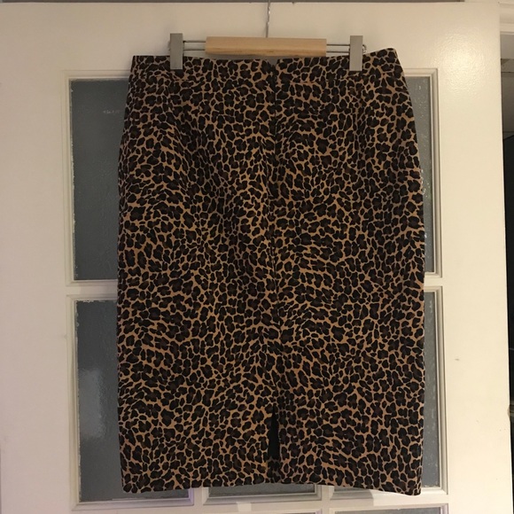 J Crew cotton leopard pencil skirt - Picture 2 of 6